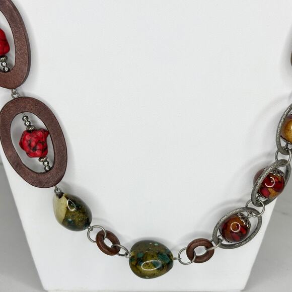 Chico's Chunky Red Green Mixed Media Statement Necklace Silver Tone ✨ - Picture 4 of 11